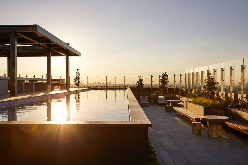 Art Series - The Chen Box Hill Ανέσεις φωτογραφία The rooftop pool at The Standard East Village