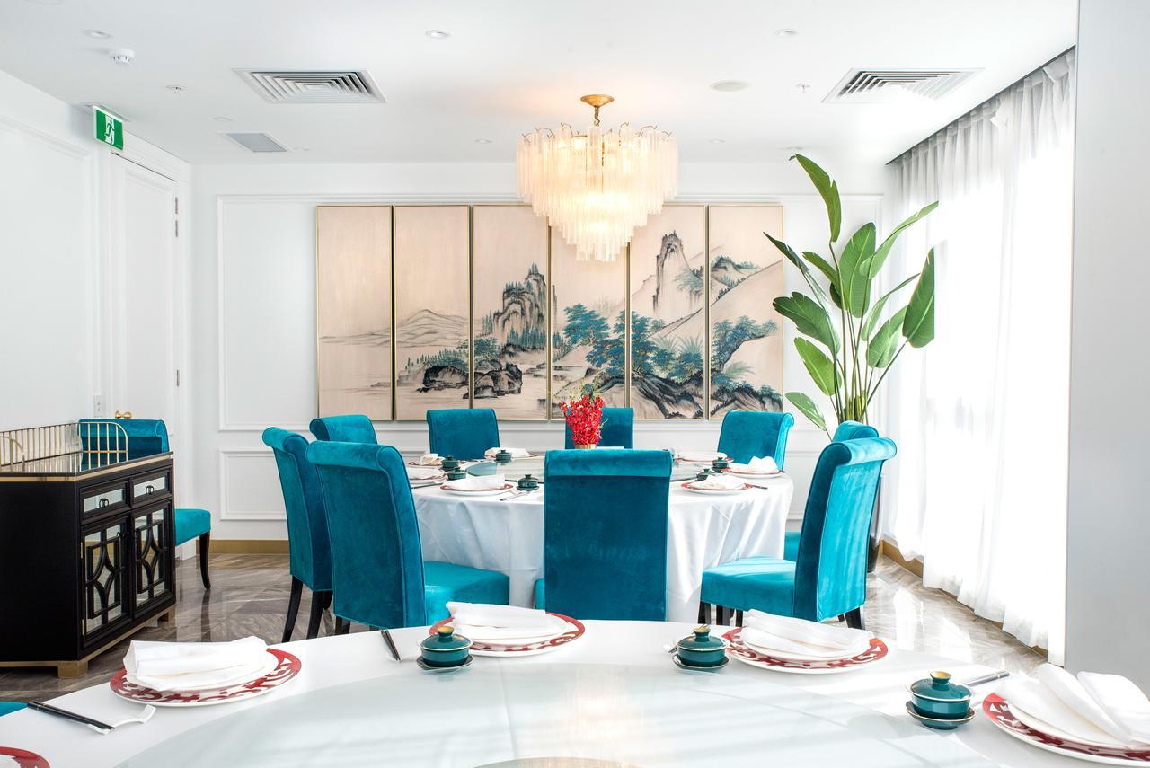 Art Series - The Chen Box Hill Εξωτερικό φωτογραφία A dining room at the hotel