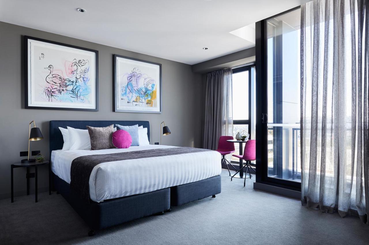 Art Series - The Chen Box Hill Εξωτερικό φωτογραφία A bedroom at the Hotel