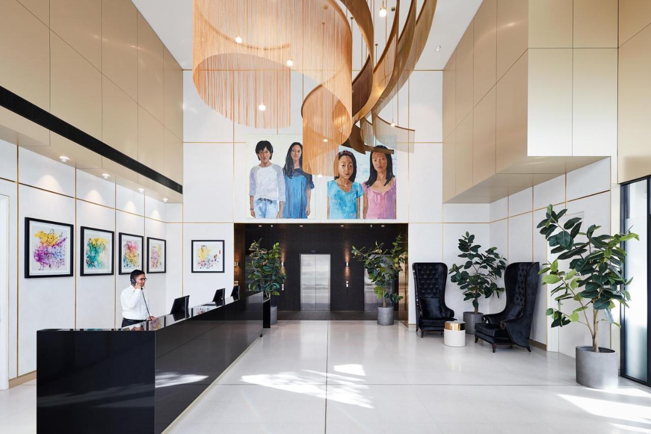 Art Series - The Chen Box Hill Εξωτερικό φωτογραφία The lobby of the hospital